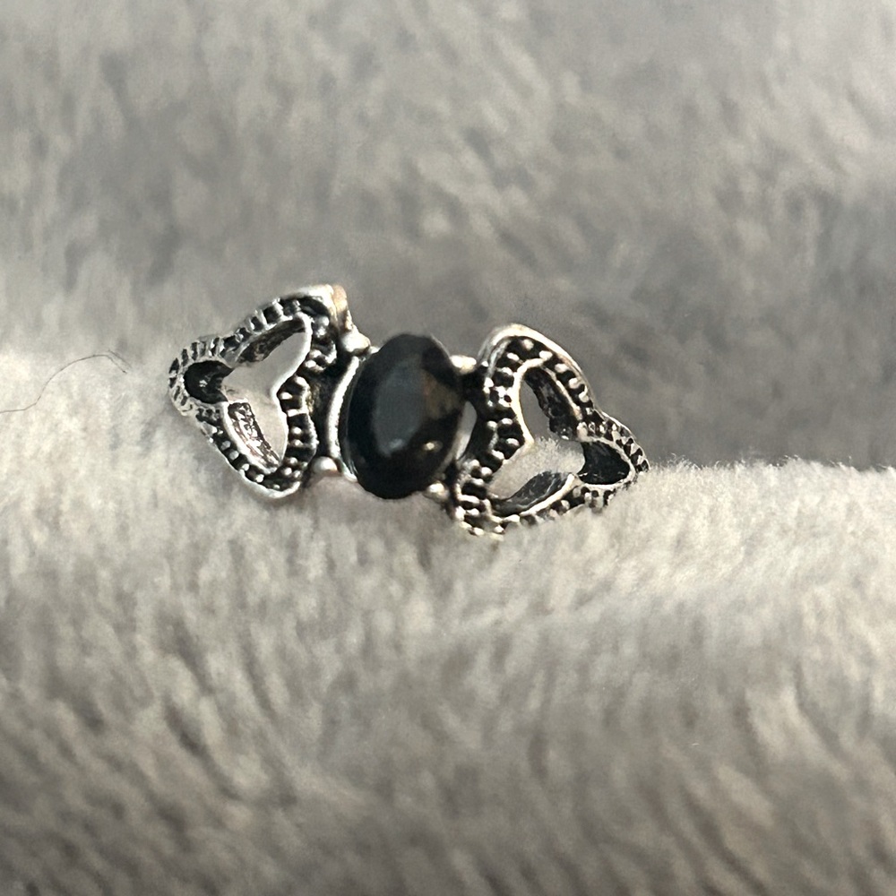 ❤️ 2 for $10 PRICE DROP 
Antiqued Silver & Black Stone Ring